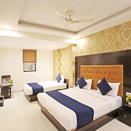 Hotel Iconic Near Delhi Igi International Airport Nuova Delhi Esterno foto